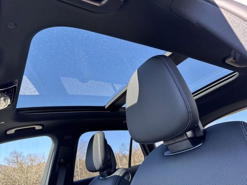 New 2025 Mercedes-Benz GLC 300 4MATIC image 10