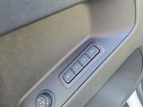 Used 2019 Chevrolet Equinox Premier image 20