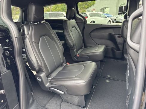 New 2026 Chrysler Voyager LX image 23