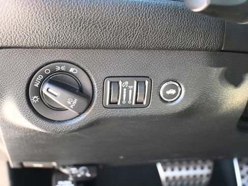Used 2015 Dodge Challenger SXT Plus RWD image 11