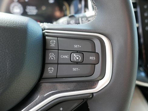 Used 2022 Jeep Wagoneer Series I w/ Convenience Group I AWD/4WD image 29