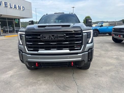 Used 2024 GMC Sierra 2500 AT4 w/ AT4 Premium Plus Package AWD/4WD image 2