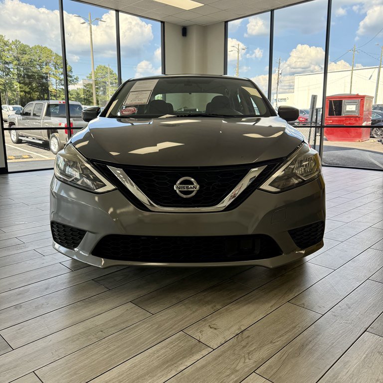 Used 2019 Nissan Sentra SV FWD image 2