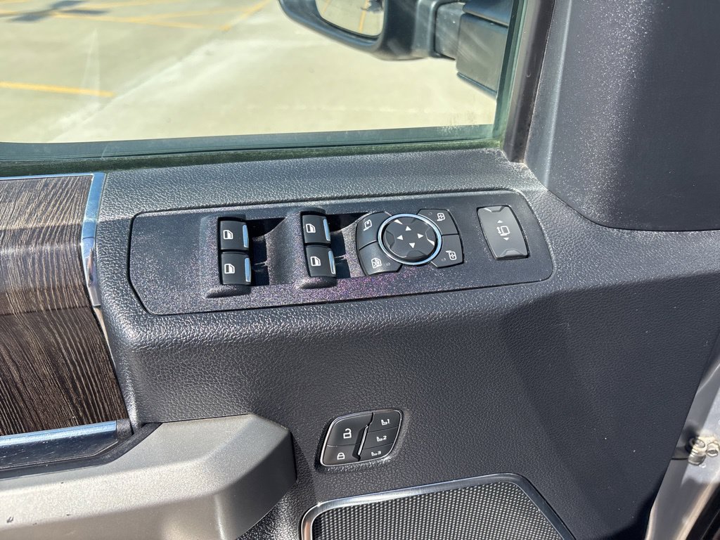 Used 2021 Ford F350 Lariat w/ Chrome Package AWD/4WD image 18