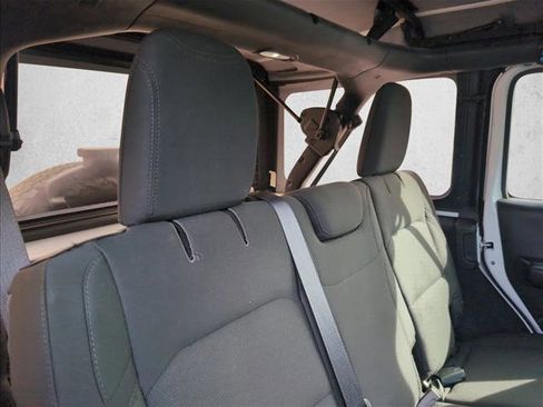 Used 2018 Jeep Wrangler Unlimited Sport S image 17