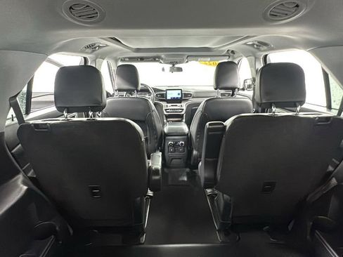 Used 2022 Ford Explorer XLT w/ Equipment Group 202A AWD/4WD image 19