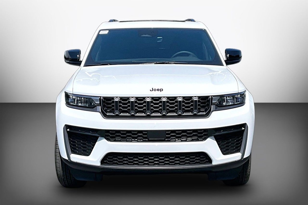 New 2027 Jeep Grand Cherokee Altitude AWD/4WD image 3
