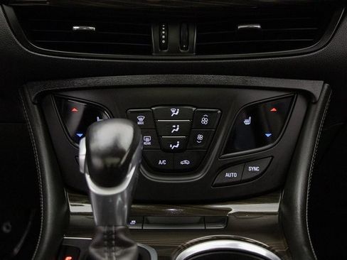 Used 2020 Buick Envision Premium image 25