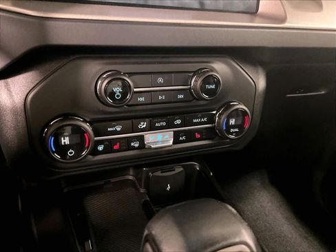 Used 2025 Ford Bronco Outer Banks image 25