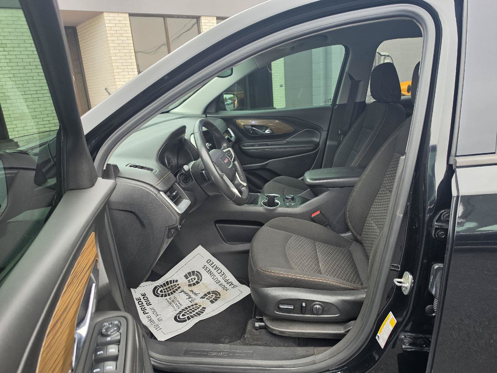 Used 2020 GMC Terrain SLE w/ Driver Convenience Package FWD image 10