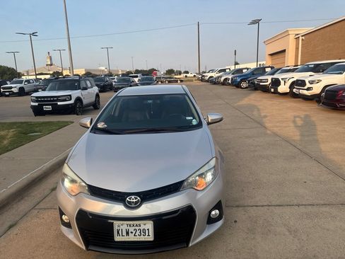 Used 2016 Toyota Corolla S FWD image 2