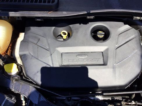 Used 2017 Ford Escape SE w/ Equipment Group 201A AWD/4WD image 48