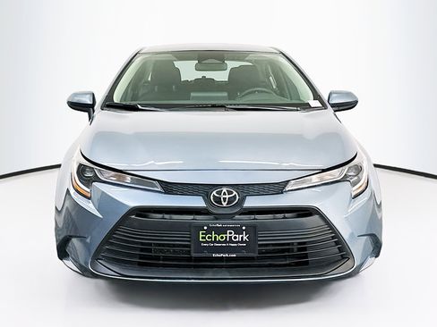 Used 2024 Toyota Corolla LE image 2