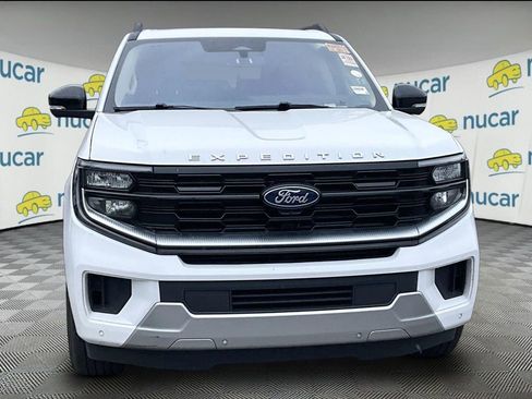 Used 2025 Ford Expedition Max Platinum AWD/4WD image 2