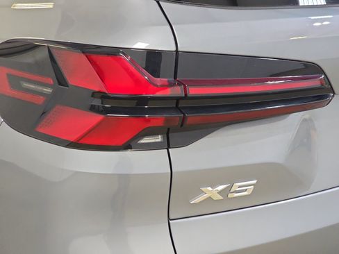 Used 2025 BMW X5 xDrive50e w/ Executive Package AWD/4WD image 31