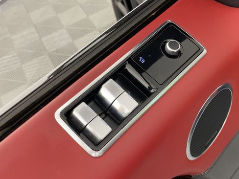 Certified 2022 Land Rover Range Rover Sport SVR image 11