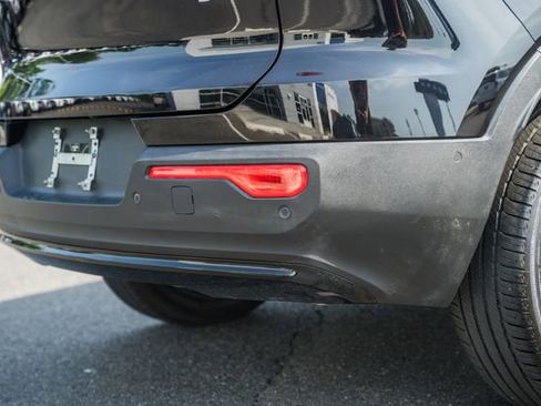 Used 2023 Volvo XC40 B5 Plus w/ Protection Package Premier AWD/4WD image 9