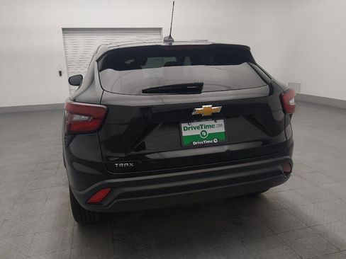 Used 2025 Chevrolet Trax LS FWD image 6