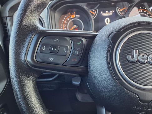 Used 2025 Jeep Wrangler Sport image 14