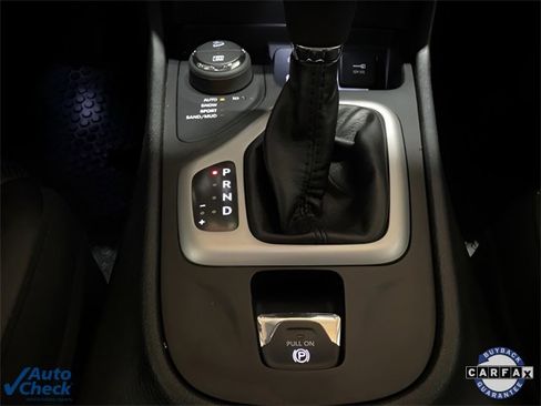 Used 2017 Jeep Cherokee Overland w/ Technology Group image 51