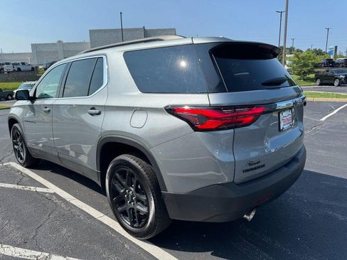 Used 2023 Chevrolet Traverse LT FWD image 5