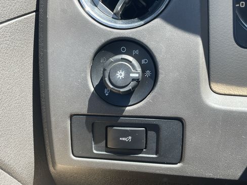 Used 2011 Ford F150 XLT w/ XLT Chrome Pkg AWD/4WD image 14