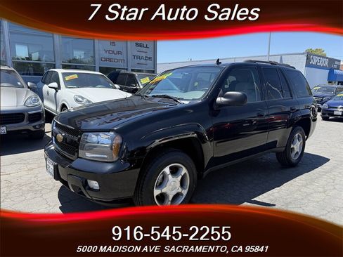 Used 2009 Chevrolet TrailBlazer LT w/ Cargo Convenience Package image 3