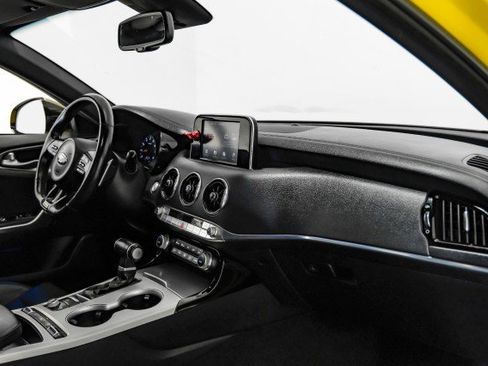 Used 2018 Kia Stinger GT image 10