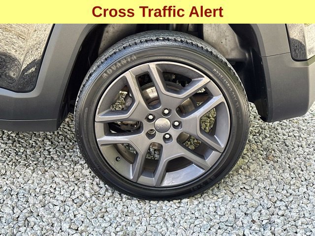 Used 2020 Jeep Renegade Altitude AWD/4WD image 9