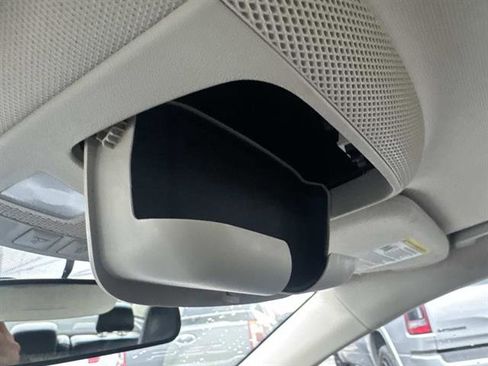 Used 2017 Ford Fusion SE w/ Equipment Group 201A image 18