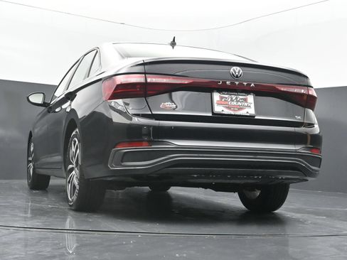 Used 2026 Volkswagen Jetta SE FWD image 38