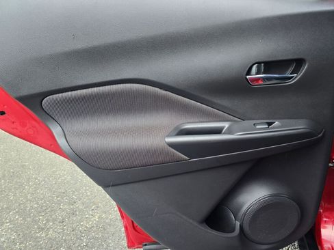 Used 2020 Nissan Kicks SV image 29