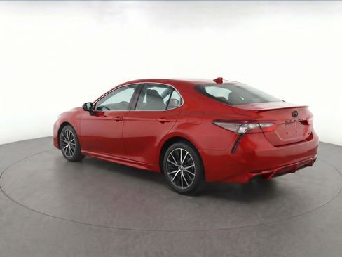 Used 2024 Toyota Camry SE w/ Cold Weather Package FWD image 7