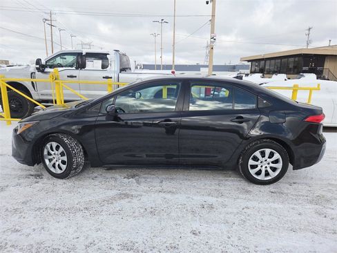 Used 2021 Toyota Corolla LE image 9