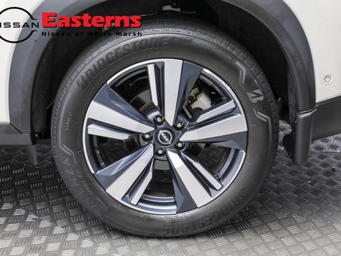 Used 2023 Nissan Rogue SL w/ SL Premium Package image 8