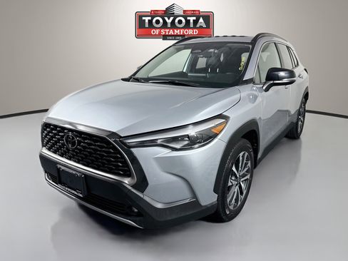 Certified 2025 Toyota Corolla Cross XLE w/ Convenience Package AWD/4WD image 3