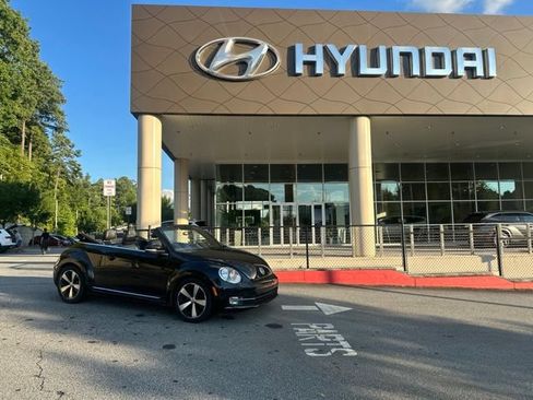 Used 2013 Volkswagen Beetle 2.0T FWD image 1