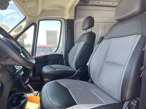 Used 2024 RAM ProMaster 2500 w/ Convenience Group FWD image 7