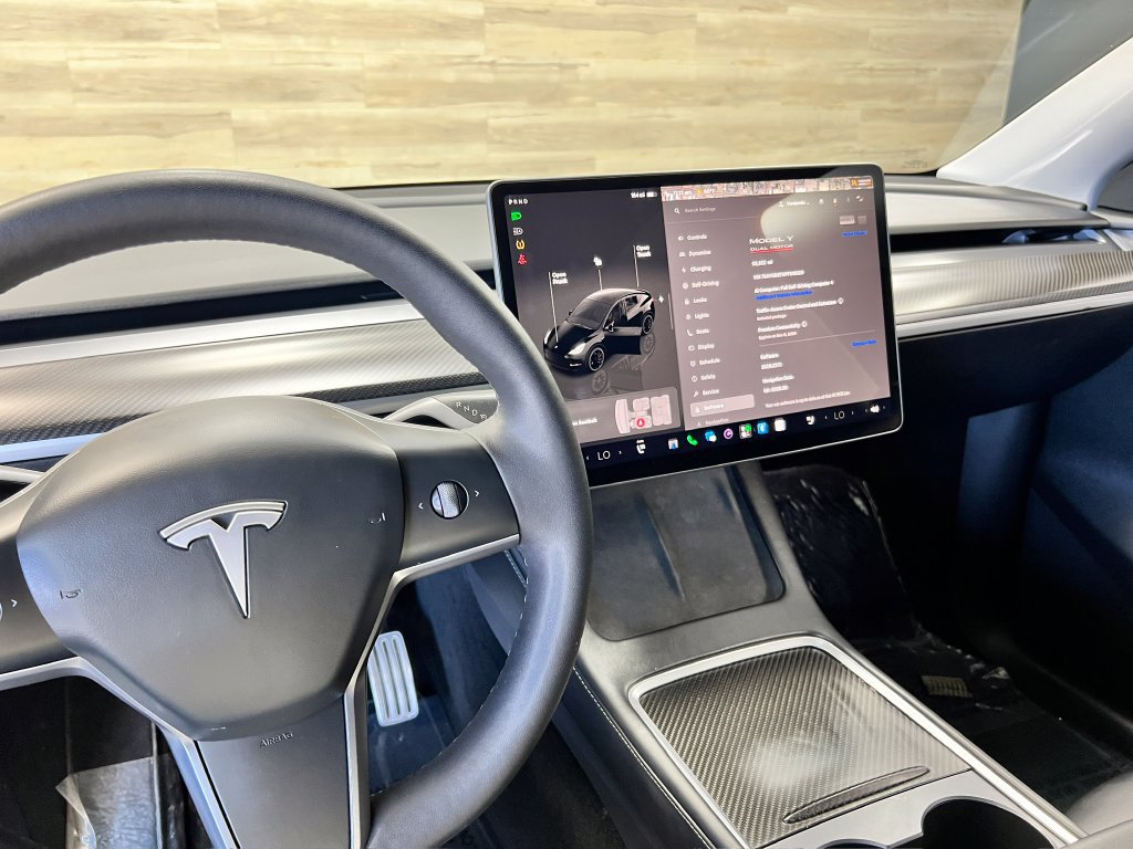 Used 2023 Tesla Model Y Performance AWD/4WD image 14