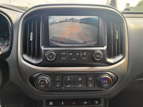 Used 2016 Chevrolet Colorado Z71 AWD/4WD image 11