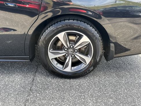 Used 2018 Honda Odyssey Touring image 13