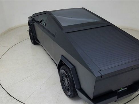 Used 2024 Tesla Cybertruck AWD Crew Cab image 76