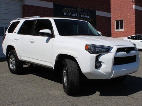 Used 2016 Toyota 4Runner SR5 AWD/4WD image 7