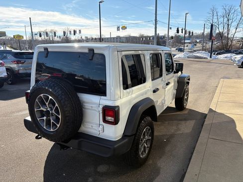 Used 2024 Jeep Wrangler Sport S image 5