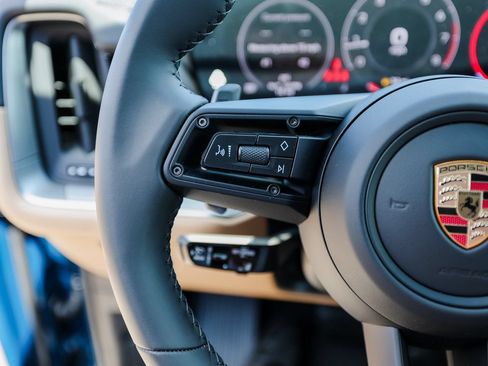 Certified 2026 Porsche Cayenne Coupe AWD/4WD image 17