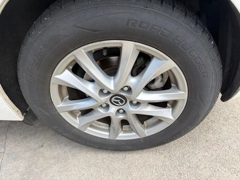 Used 2016 MAZDA MAZDA3 i Touring FWD image 9