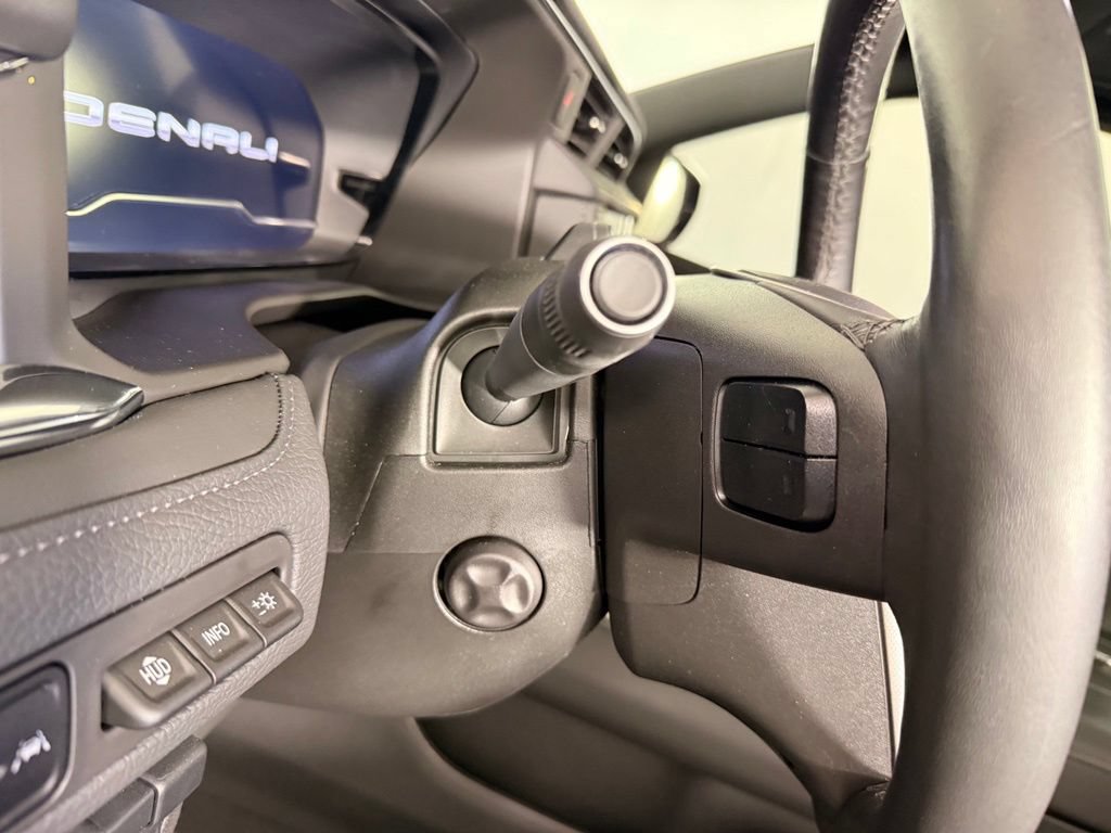Used 2024 GMC Yukon Denali w/ Denali Reserve Package AWD/4WD image 36