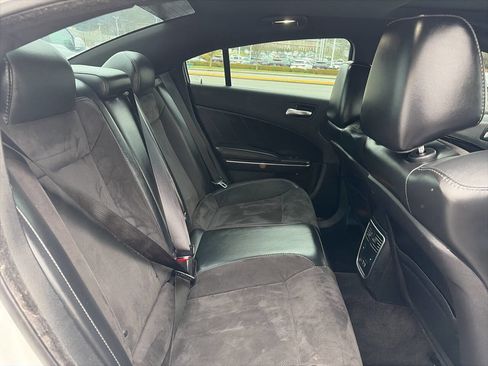 Used 2016 Dodge Charger R/T Scat Pack w/ Technology Group image 25