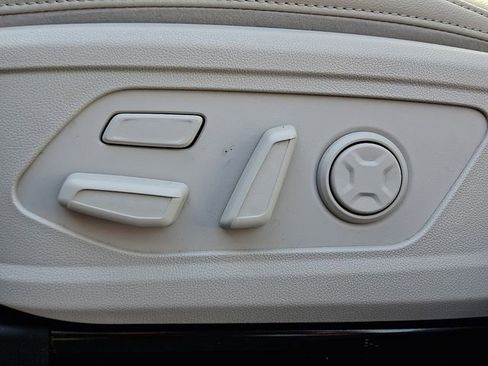 Used 2023 Kia Sorento SX image 28