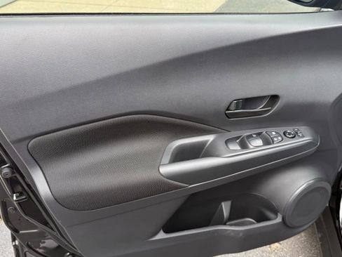 Used 2025 Nissan Kicks Play S image 29